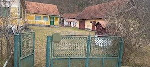 casă lntre zam și Săvârșin 6400 mp zona foarte bună mp 