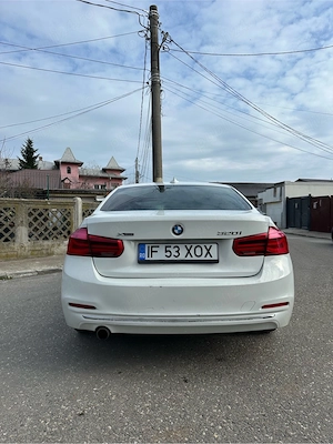 BMW 320i Xdrive luxury line - imagine 2