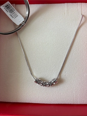 set bratara si colier Guess