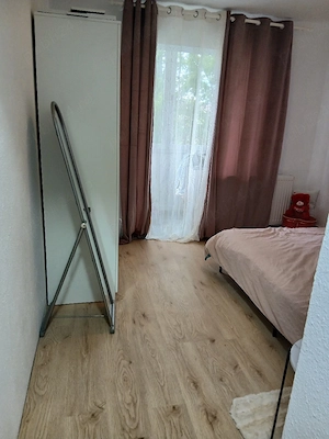  vând apartament cu trei camere  - imagine 6