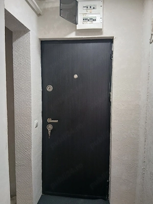  vând apartament cu trei camere  - imagine 5