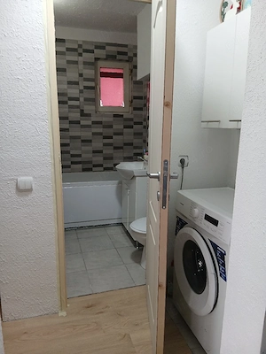  vând apartament cu trei camere  - imagine 8