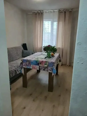  vând apartament cu trei camere  - imagine 3