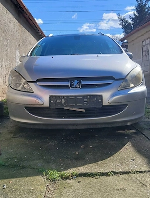 Dezmembrez Peugeot307 sw - imagine 2