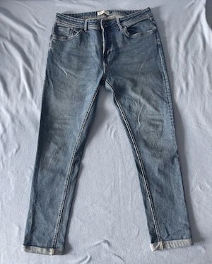 Blugi Bershka, 42, albastri, stare perfecta