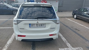 Mitsubishi Outlander 2.0 benzină phev  - imagine 2