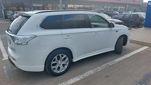 Mitsubishi Outlander 2.0 benzină phev  - imagine 4
