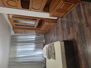 Închiriez apartament ultracentral 2camere.etaj2  - imagine 2