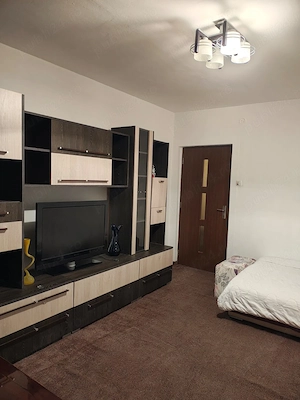 Închiriez apartament 2camere  - imagine 9