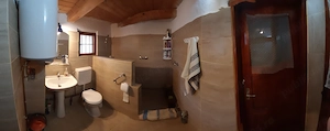 Casa si curte 1800m2 zona Colonesti, Olt tel.  