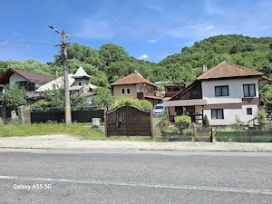 Vând casă cu teren 1.320 mp în Câmpulung Muscel, 3 camere