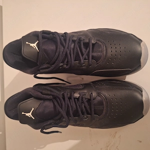 Nike jordan purtați o singura data de proba,sunt ca noi!