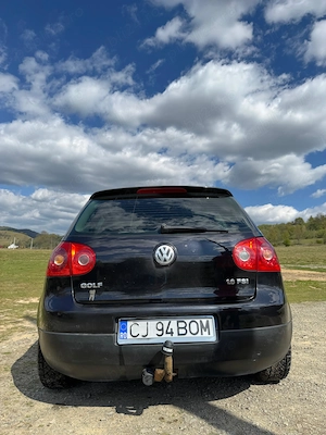 Vând Golf 5 1.6 FSI  ). Nu sunt interesat de schimburi.   - imagine 5
