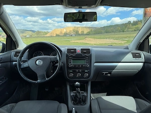 Vând Golf 5 1.6 FSI  ). Nu sunt interesat de schimburi.   - imagine 6
