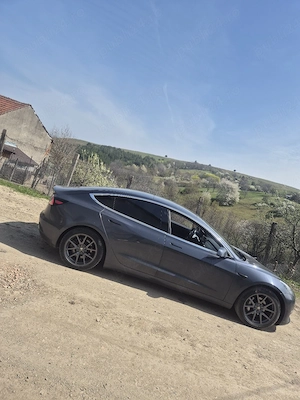 tesla model 3 Long range - imagine 3