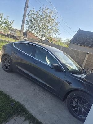 tesla model 3 Long range - imagine 4