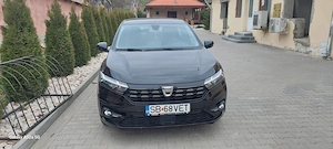Vând Dacia Logan 3 în stare perfectă, toate reviziile la reprezentanță, 96.000 km.