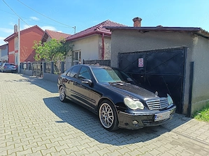 Vând Mercedes C220 
