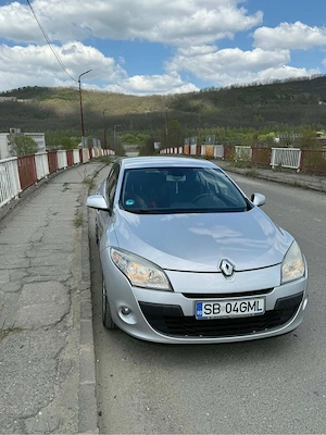 Vând Renault Megane 3 Hatchback 1.6 Benzină - imagine 5
