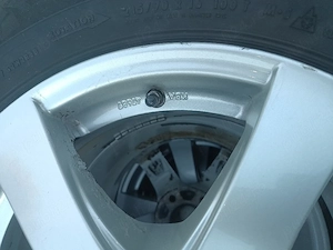 vând set jante cu anvelope 215/70/R16