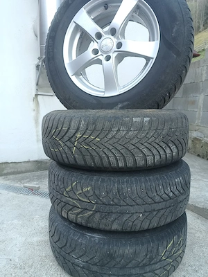 vând set jante cu anvelope 215/70/R16 - imagine 9