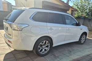Mitsubishi Outlander Hybrid - imagine 2