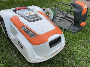 Robot tuns iarba Ruris RXR800