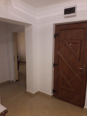 Vand apartament 3 camere  - imagine 3