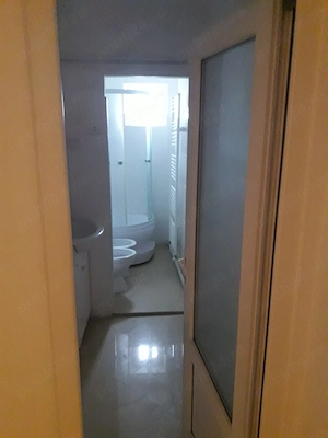 Vand apartament 3 camere  - imagine 4
