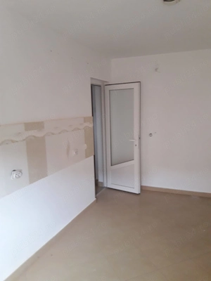 Vand apartament 3 camere  - imagine 7