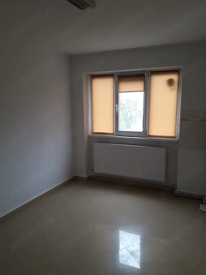 Vand apartament 3 camere  - imagine 8