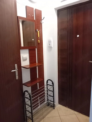 Apartament de inchiriat în zona Uta strada Bucegi, Nedecomandat, mobilat, cu clima, plita electrica. - imagine 3