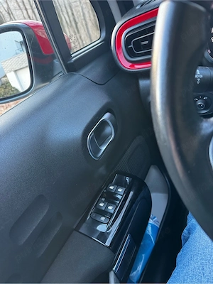 Citroen C3 Shine, CarPlay, camera marșarier  - imagine 7