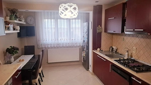 Vând apartament 3 camere