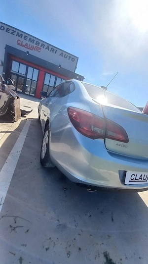 Dezmembram Opel Astra J limuzina 1.4 Turbo B14NET - imagine 4