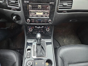 Volkswagen Touareg R-Line 3.0TDI 245cp, 4x4, 2012 - imagine 6