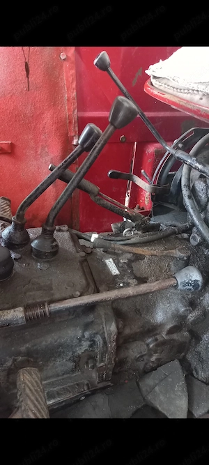Tractor U445 cu plug de Craiova si remorca monoax de Medgidia - imagine 5