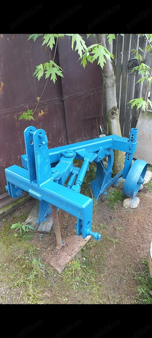 Tractor U445 cu plug de Craiova si remorca monoax de Medgidia - imagine 9