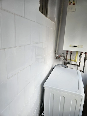 Vand garsoniera renovata etaj 2 din 4 zona Renk