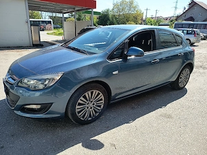 Opel Astra J 1.4 Benzină 2015 - imagine 5