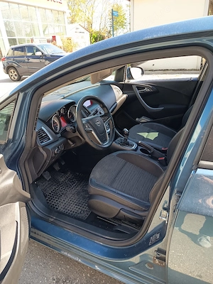 Opel Astra J 1.4 Benzină 2015 - imagine 8