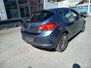 Opel Astra J 1.4 Benzină 2015 - imagine 2