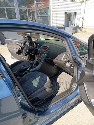 Opel Astra J 1.4 Benzină 2015 - imagine 7