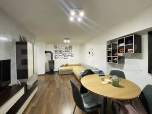 Apartament decomandat cu 3 camere, 2 balcoane, boxa, uscator. Etaj 3. BECLEAN
