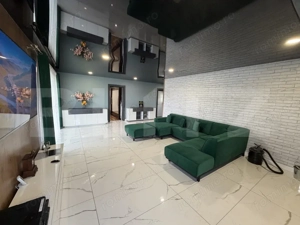 Casa de vanzare in suprafat de 240 mp cu 150 mp teren, Zona Sarmas