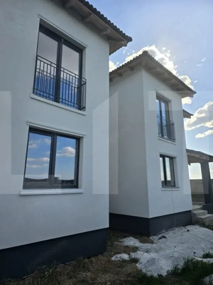 Vând duplex Moșnița Veche la asfalt