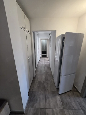 Inchiriez apartament de 3 camere - imagine 2