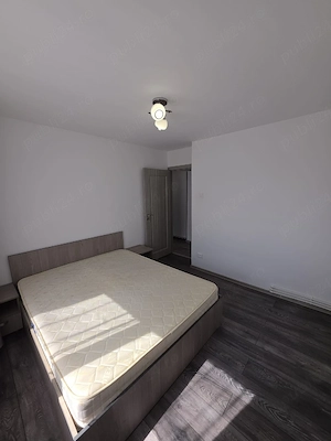Inchiriez apartament de 3 camere - imagine 4