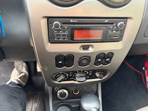 Dacia Duster 1.6 MPI 4x4 - imagine 8