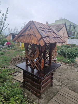 Fantana decorativa din lemn pentru gradina - imagine 2